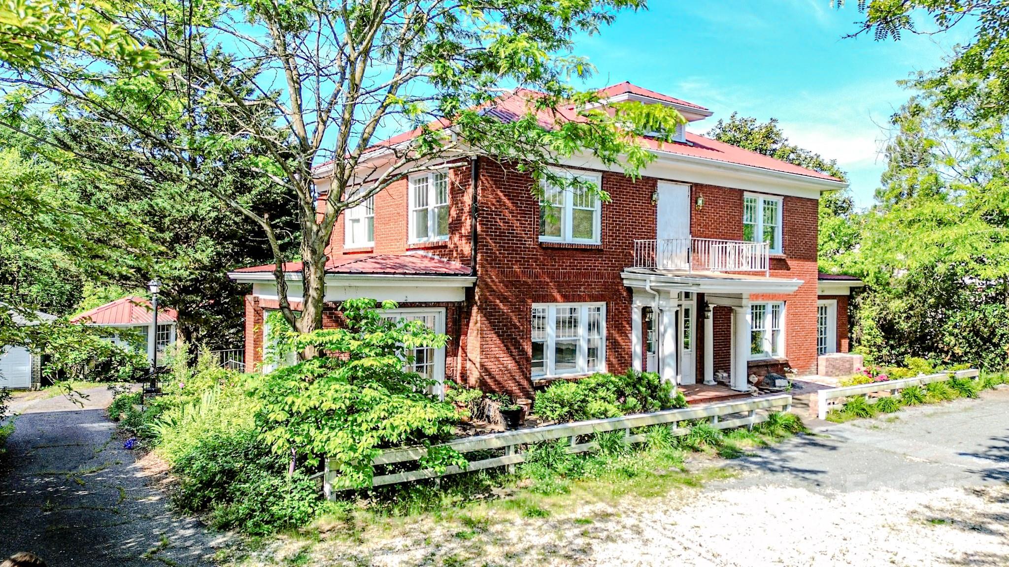 407 W Main Street