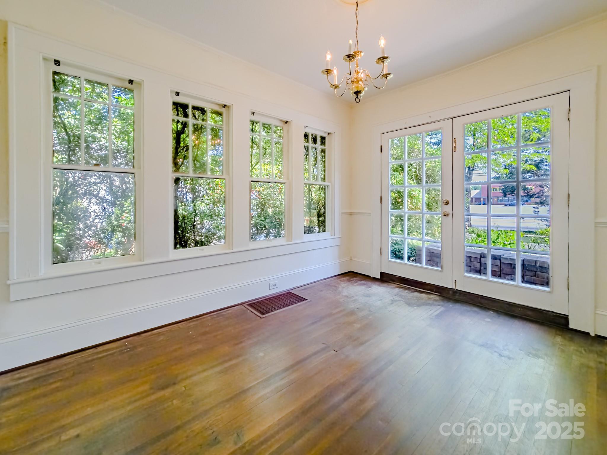 407 W Main Street