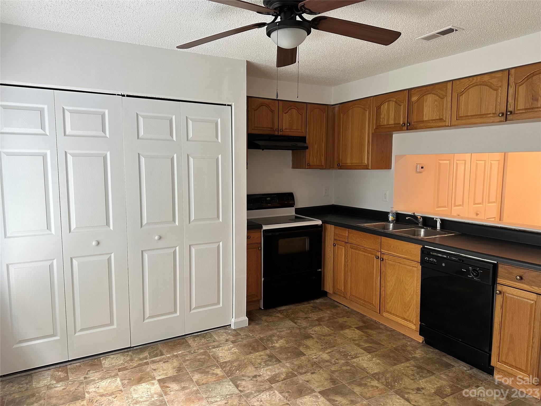 Waterford Townhomes - Residential