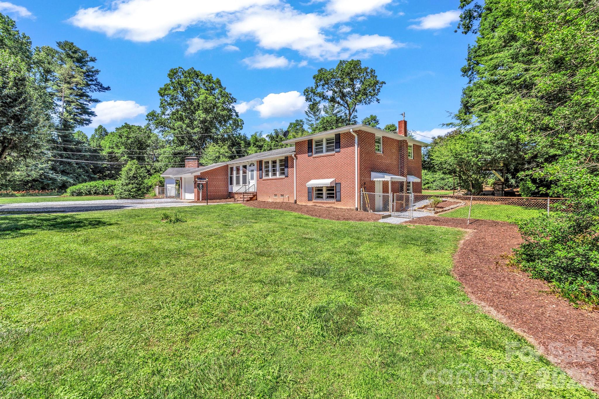 907 W Blue Ridge Road