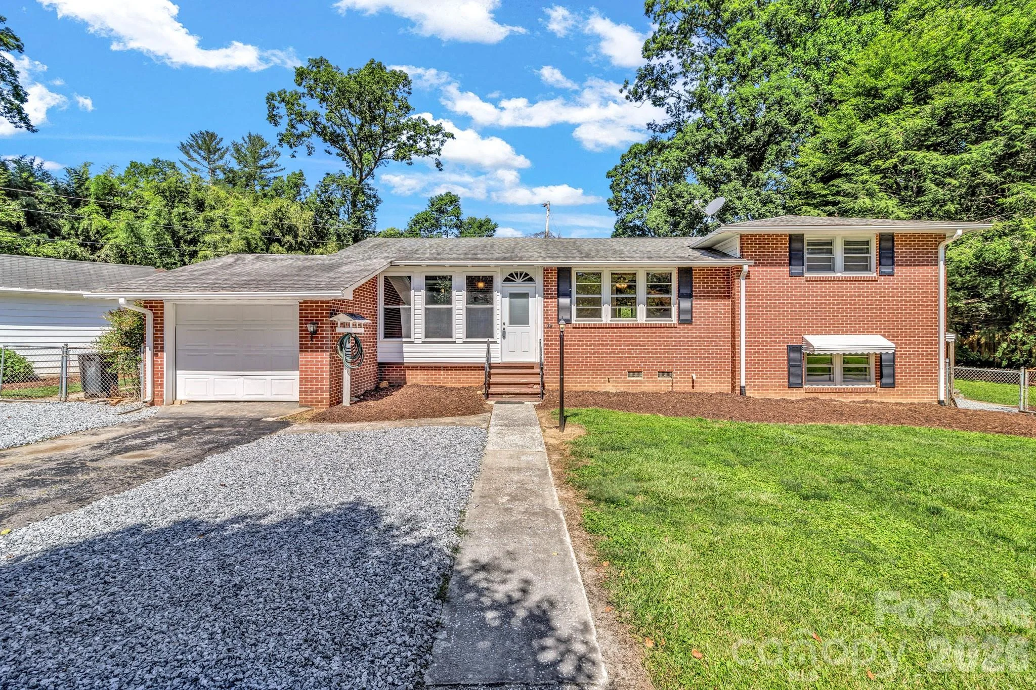 907 W Blue Ridge Road, East Flat Rock, NC, 28726