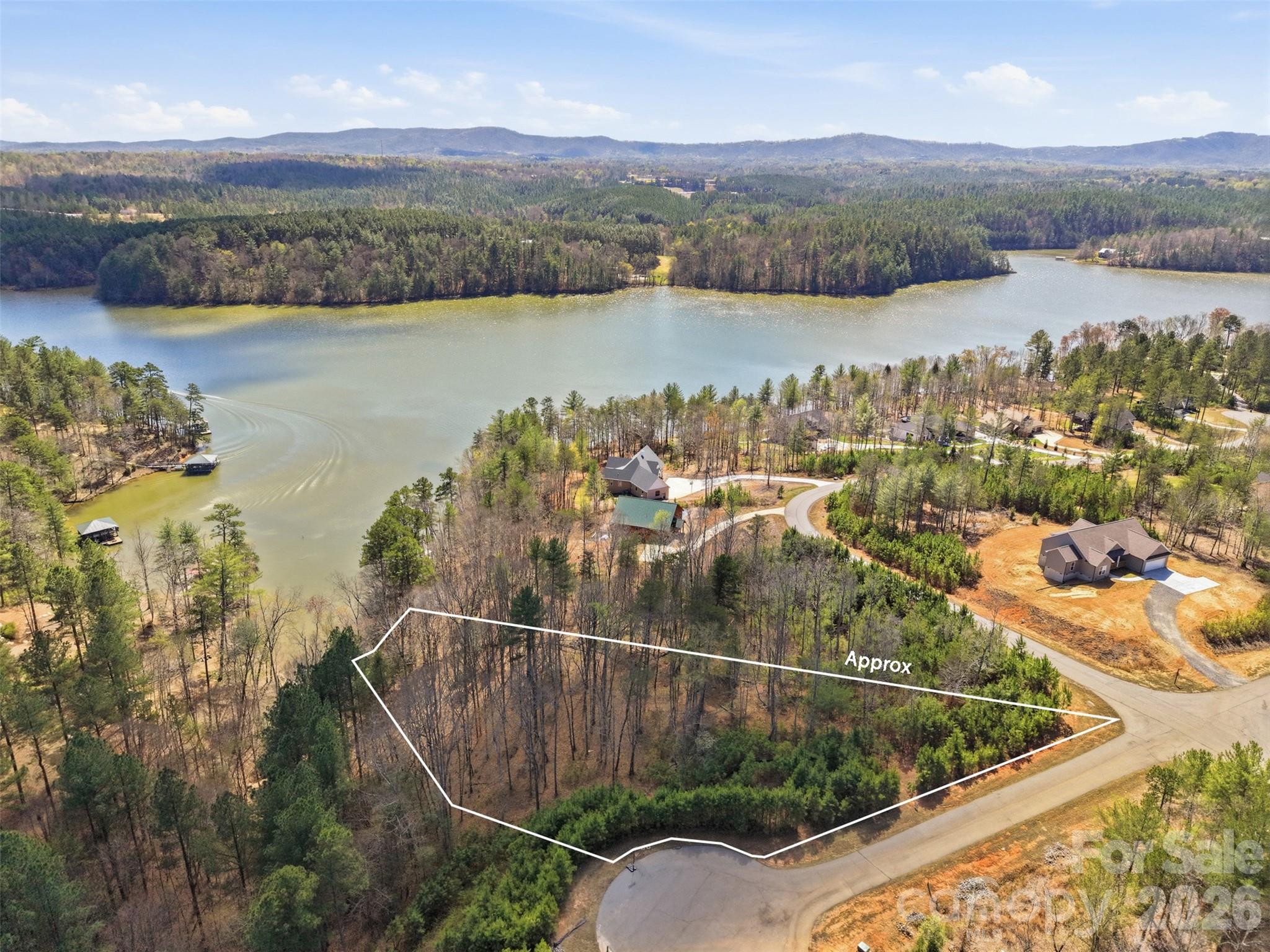 The Waterfront Club - Land