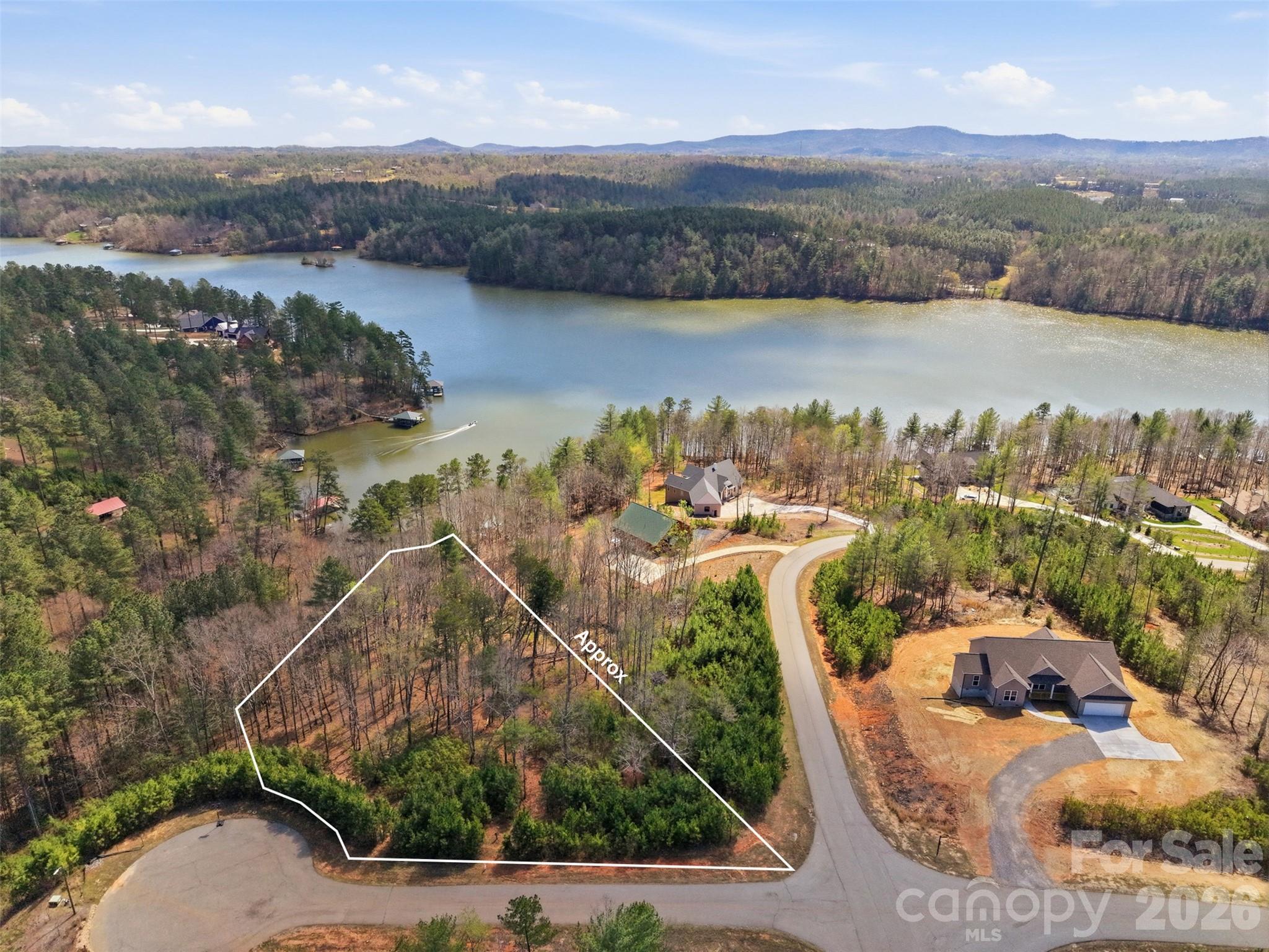 The Waterfront Club - Land