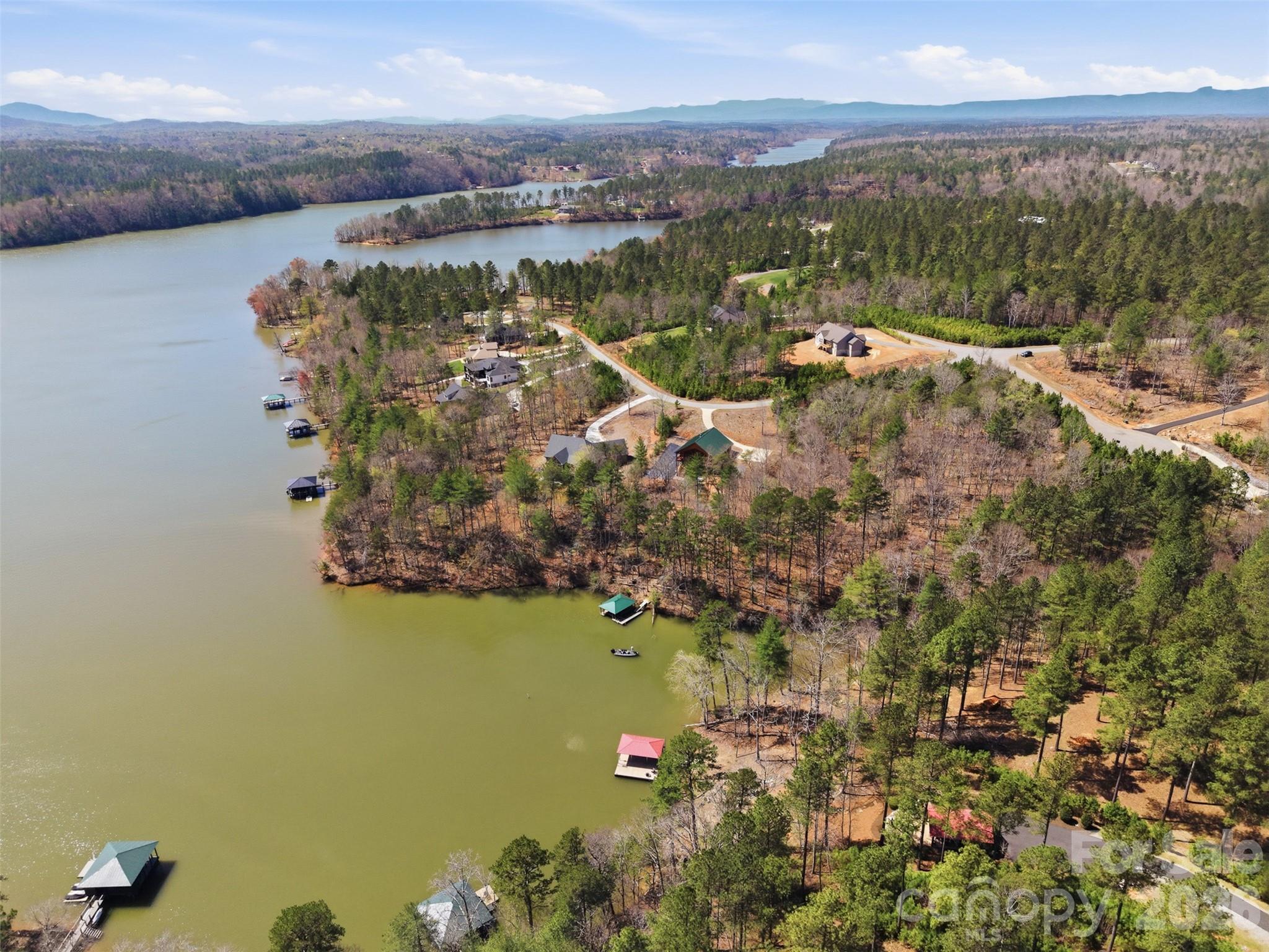 The Waterfront Club - Land