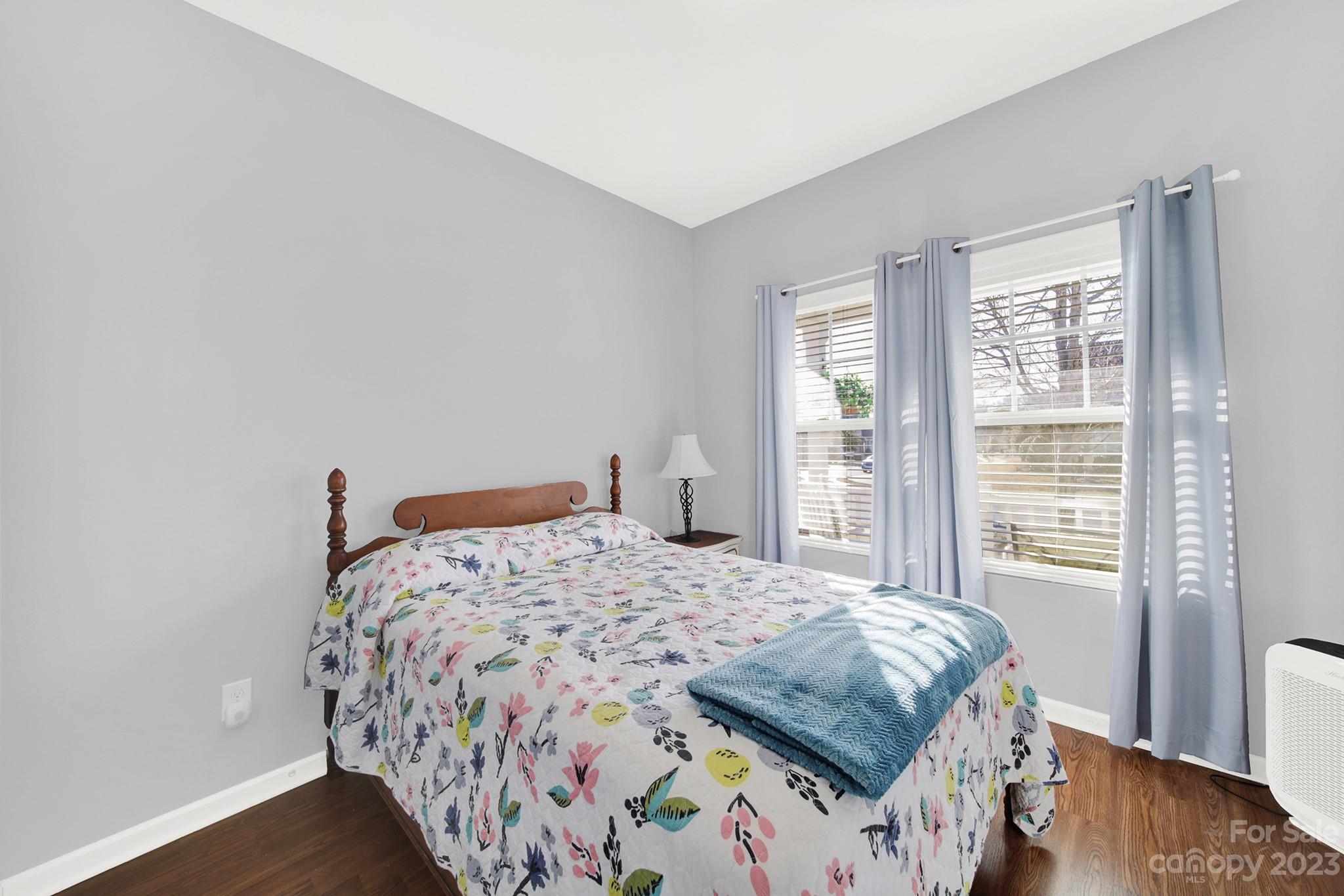 Newport Lakes - Residential