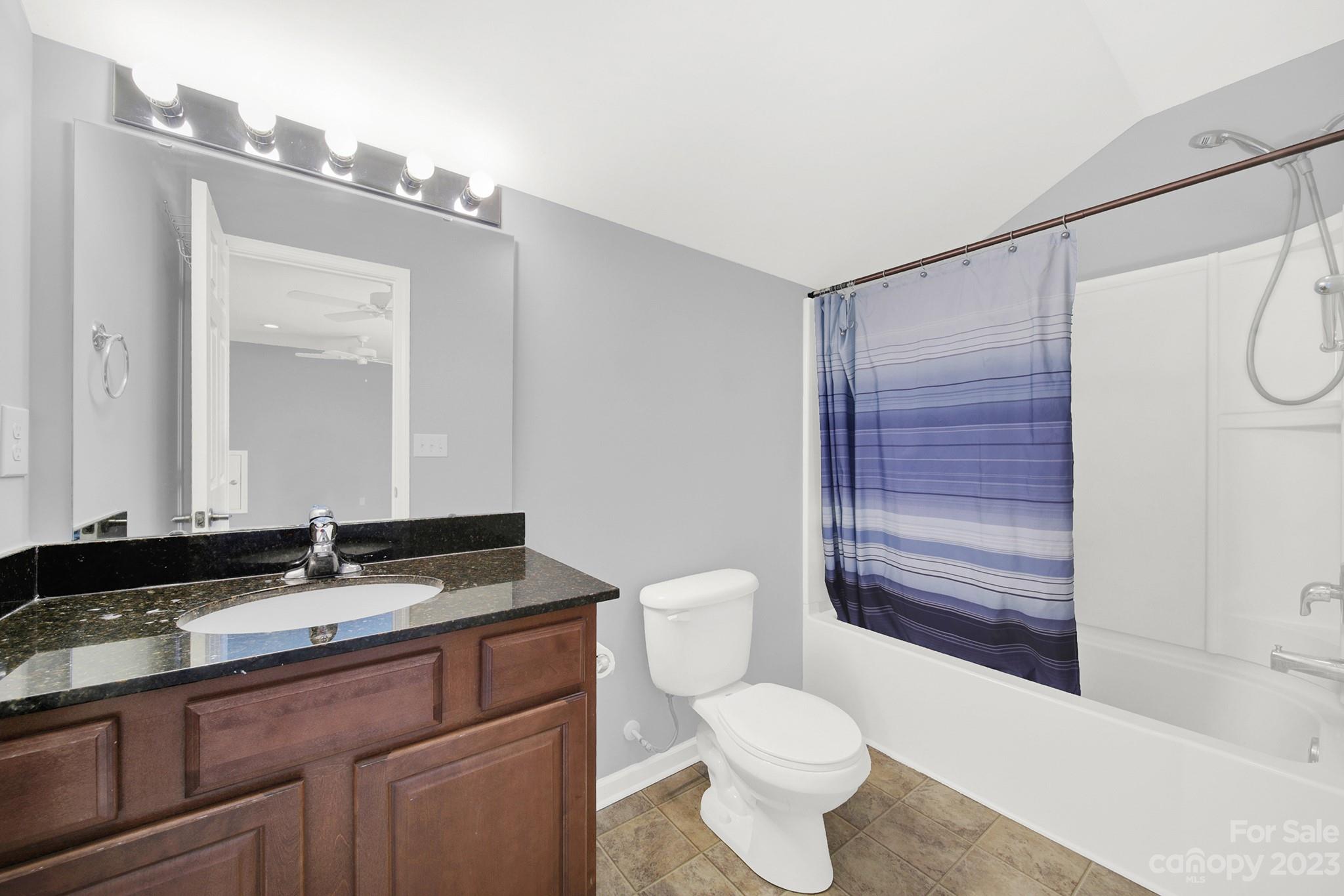 Newport Lakes - Residential