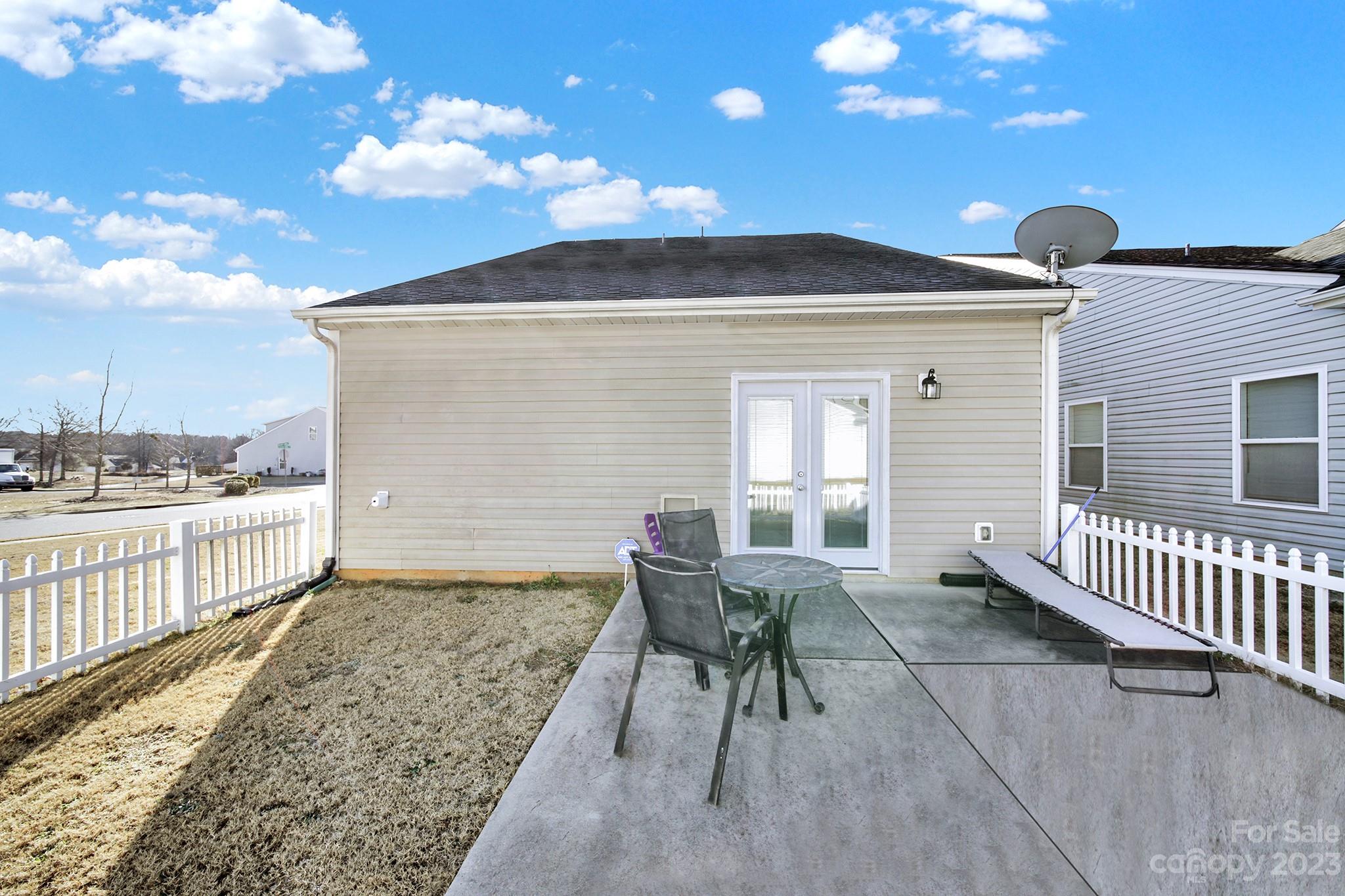 Newport Lakes - Residential