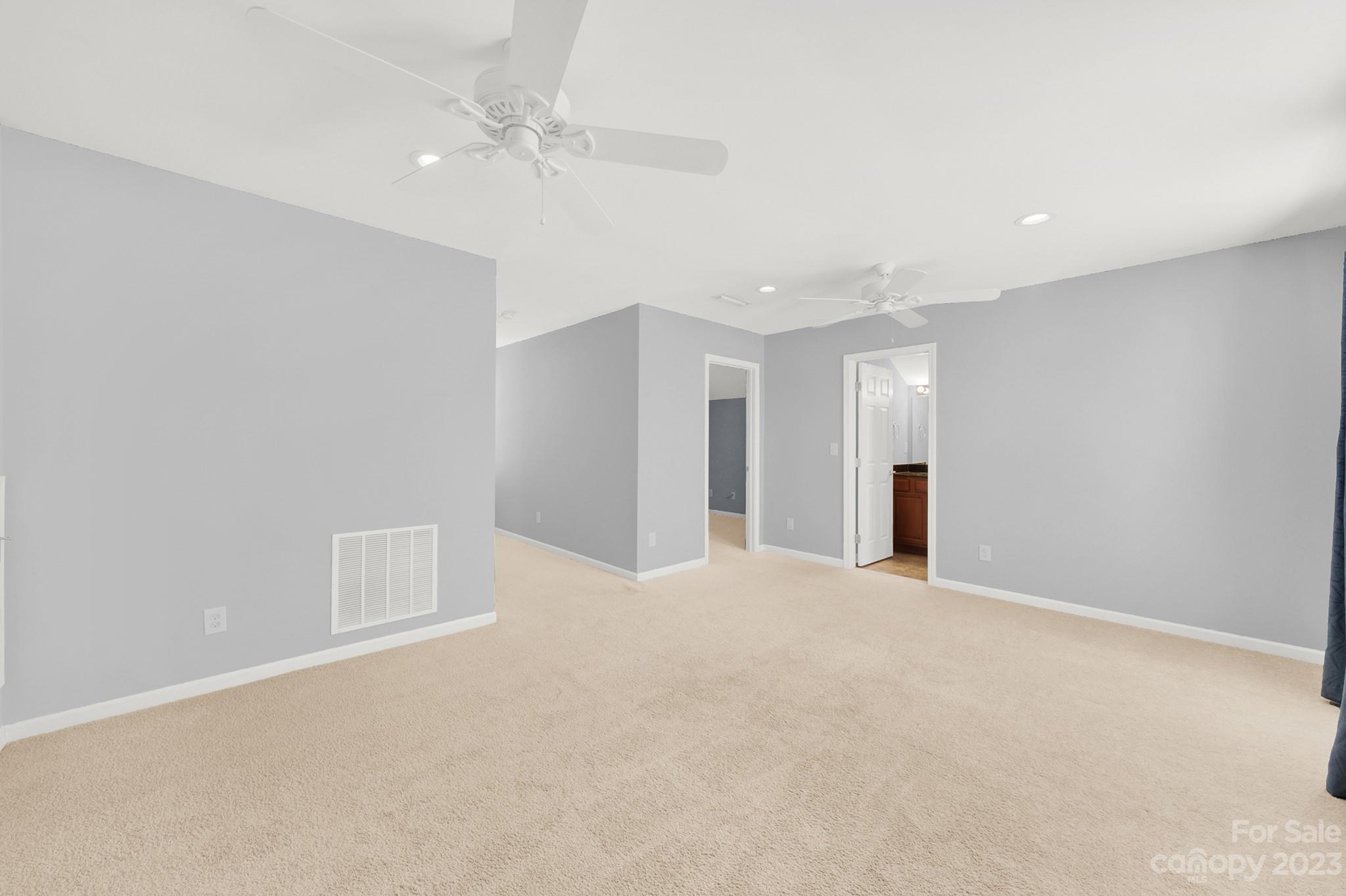 Newport Lakes - Residential