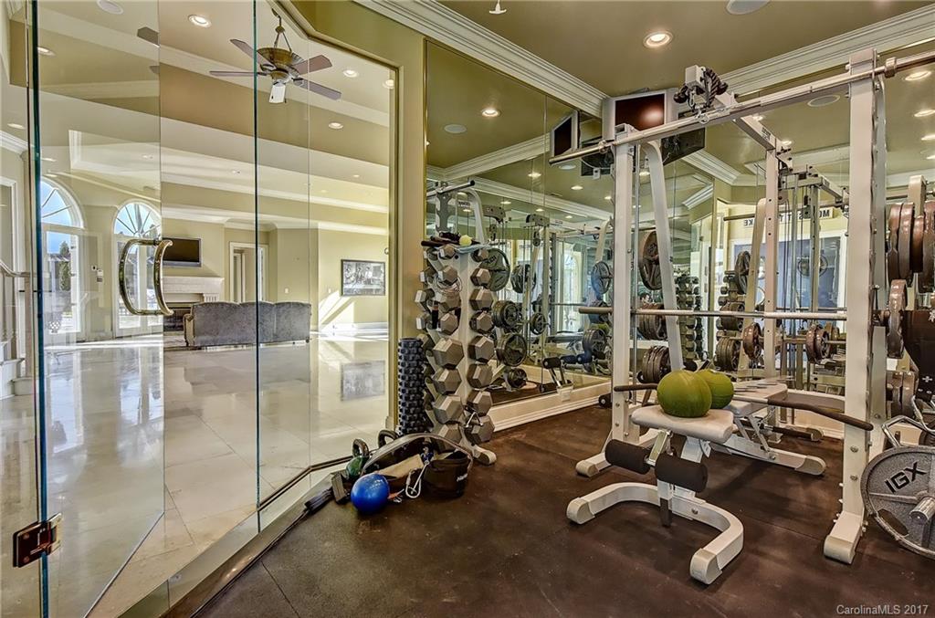 The Peninsula - Residential