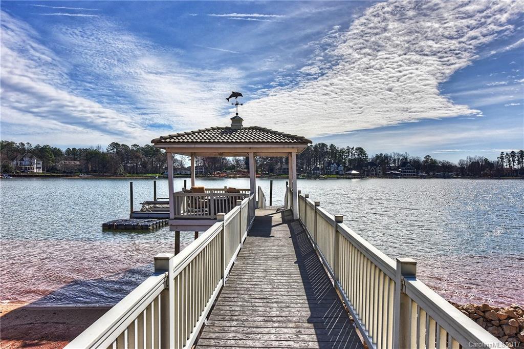 The Peninsula - Residential