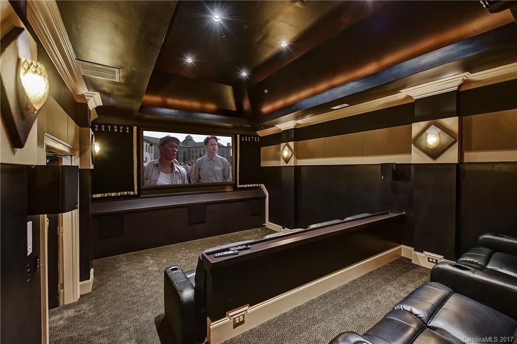 The Peninsula - Residential