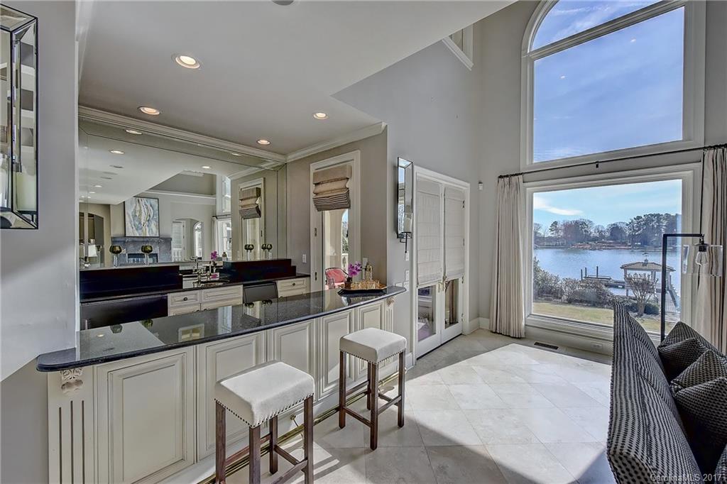 The Peninsula - Residential