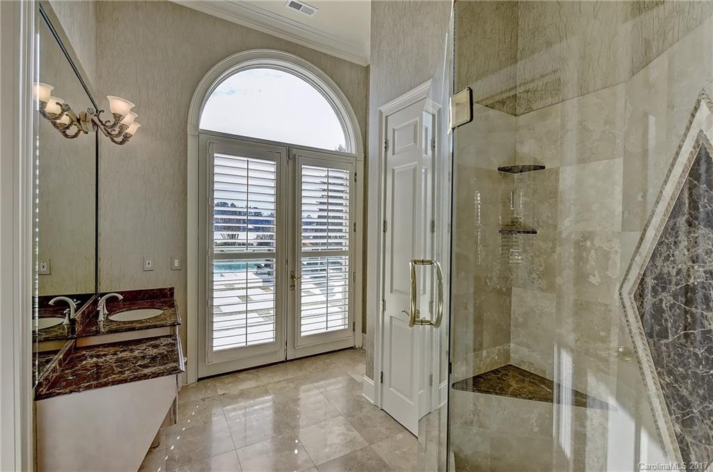 The Peninsula - Residential