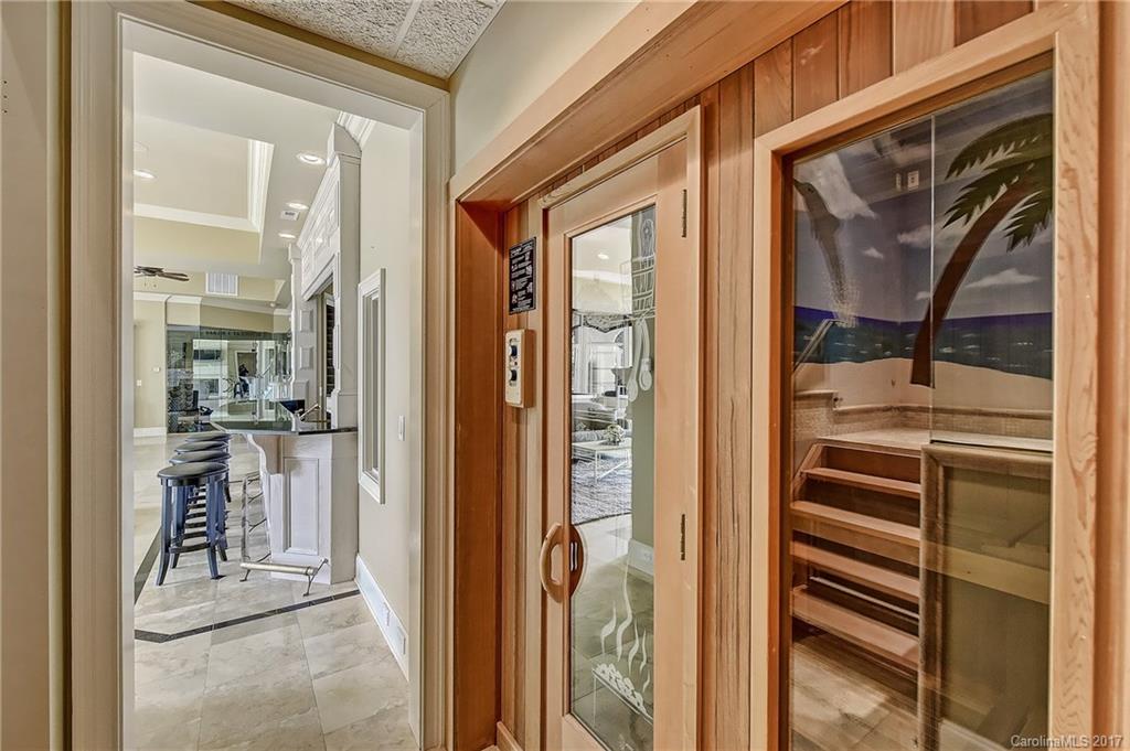 The Peninsula - Residential