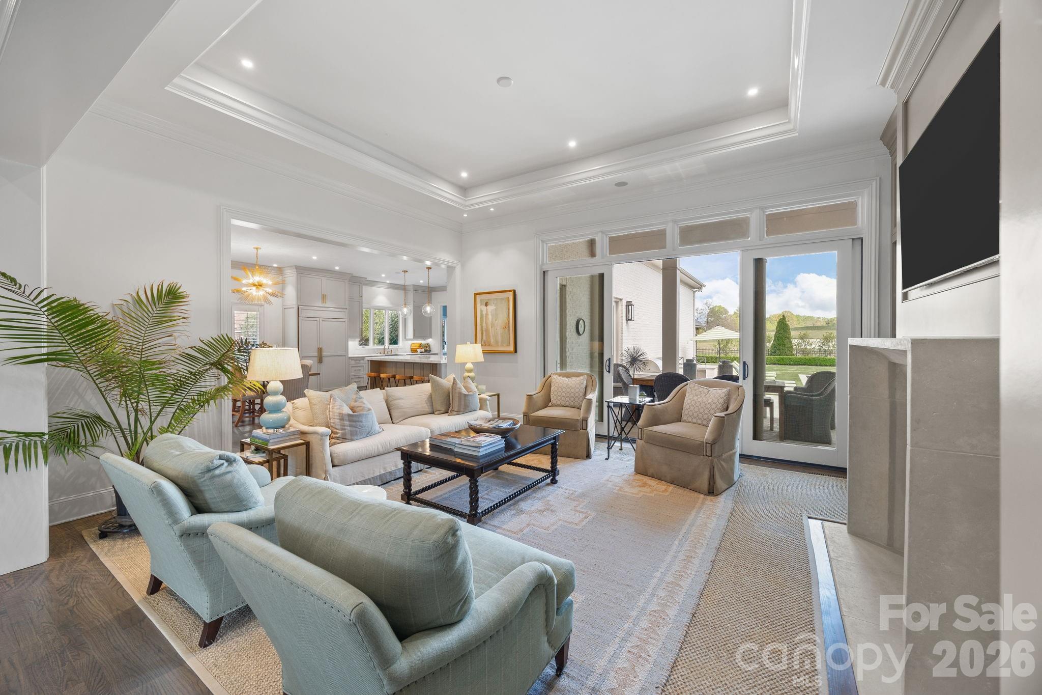 The Peninsula - Residential