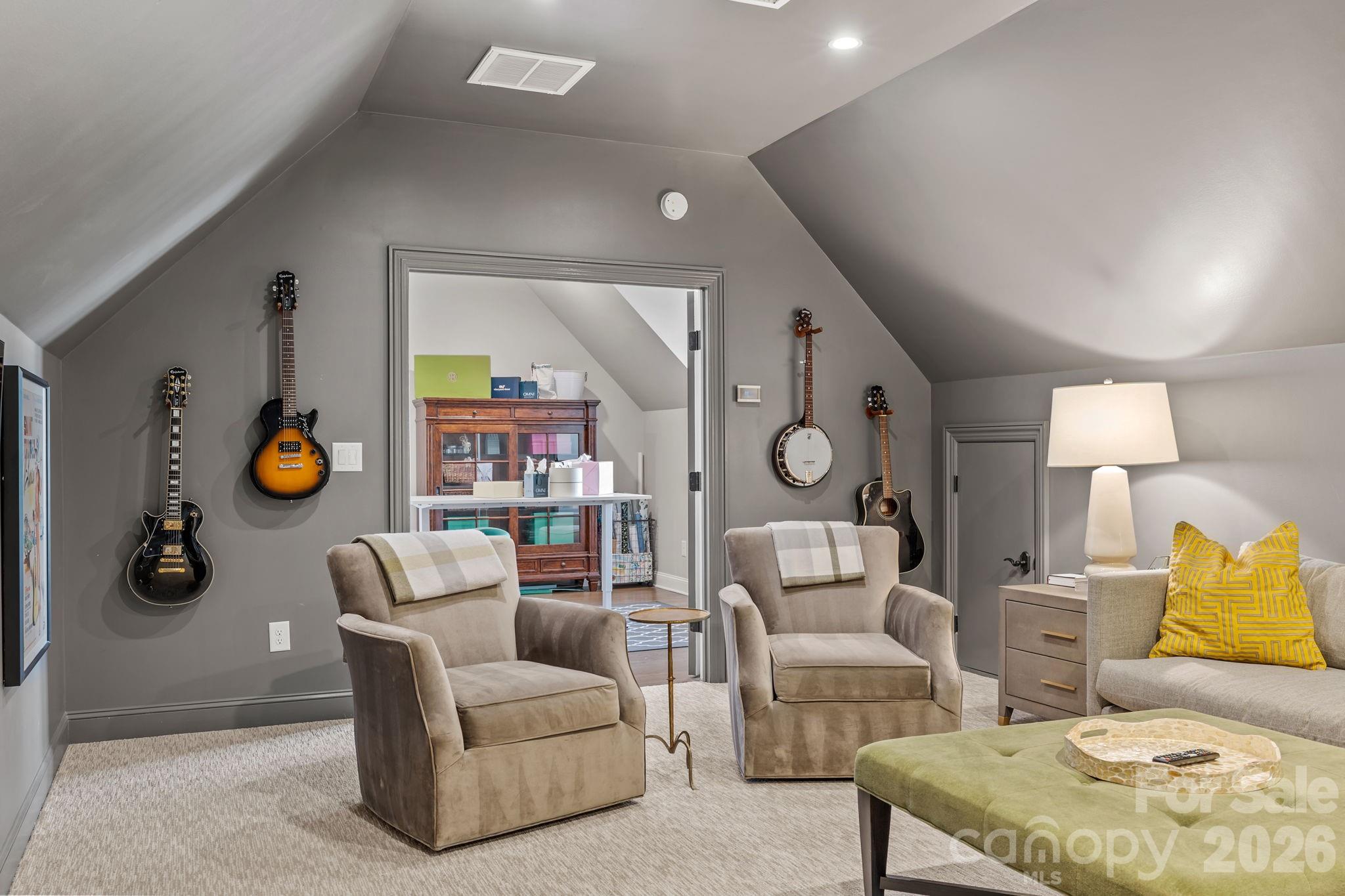 The Peninsula - Residential