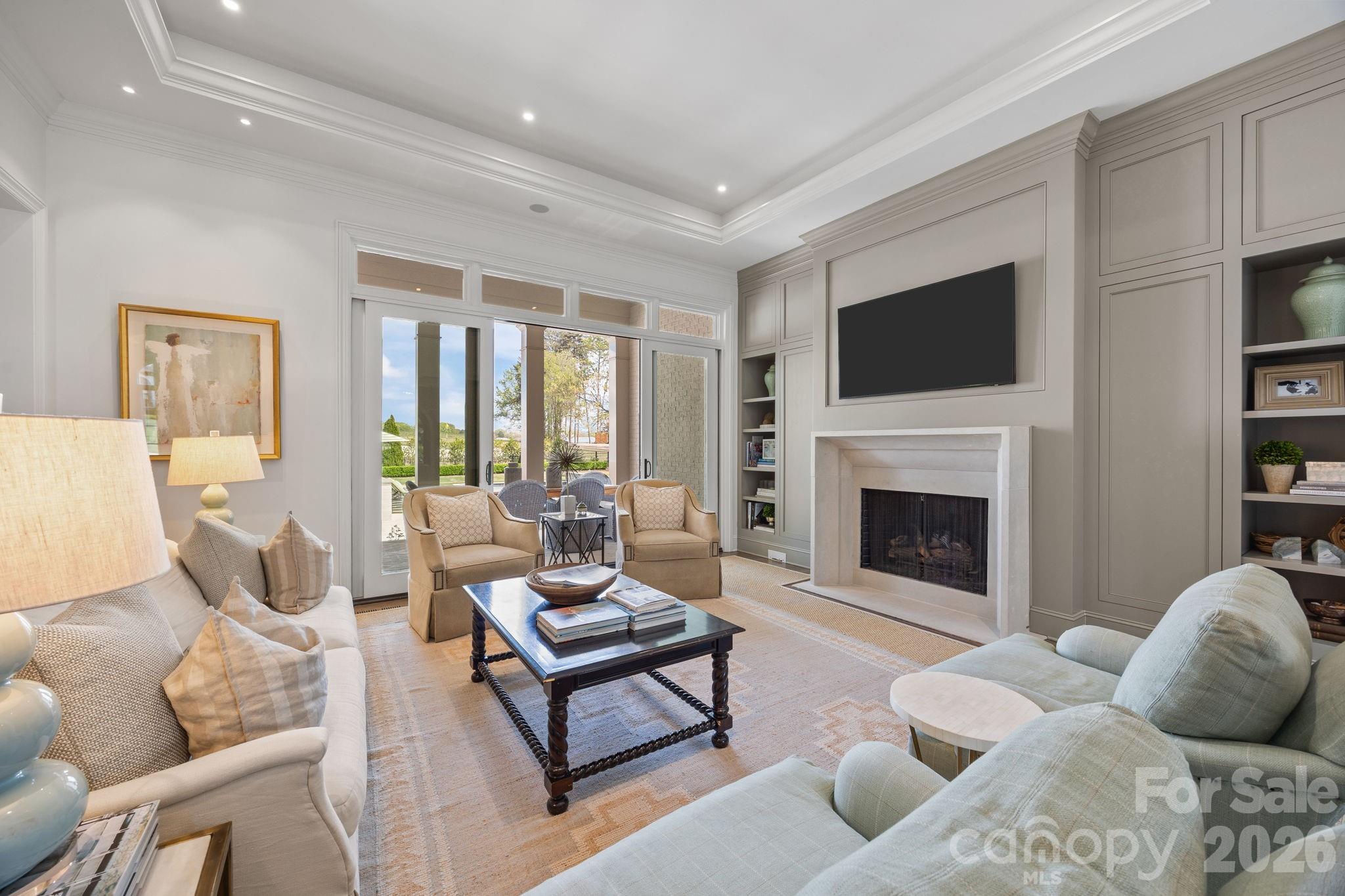 The Peninsula - Residential