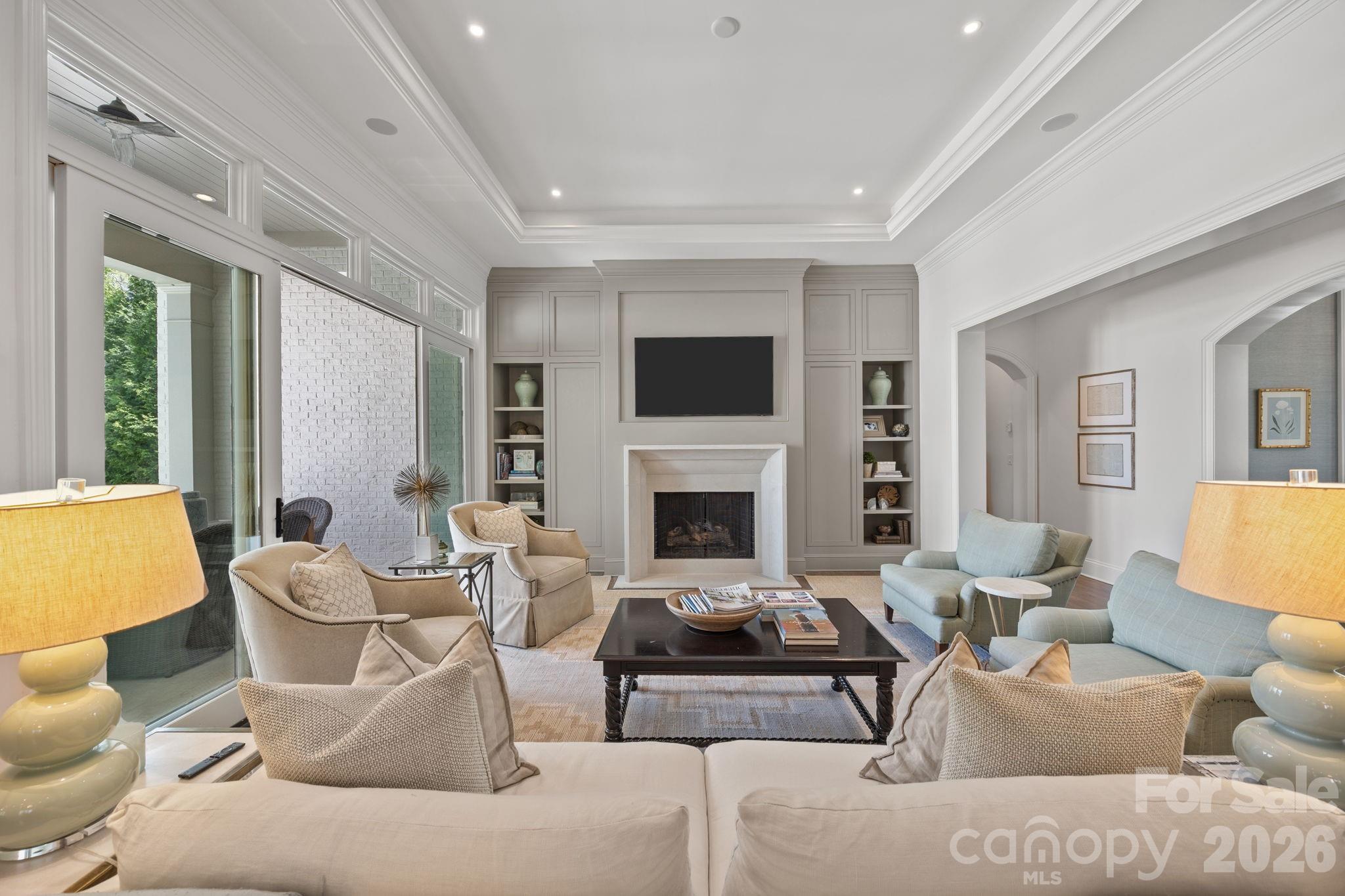 The Peninsula - Residential