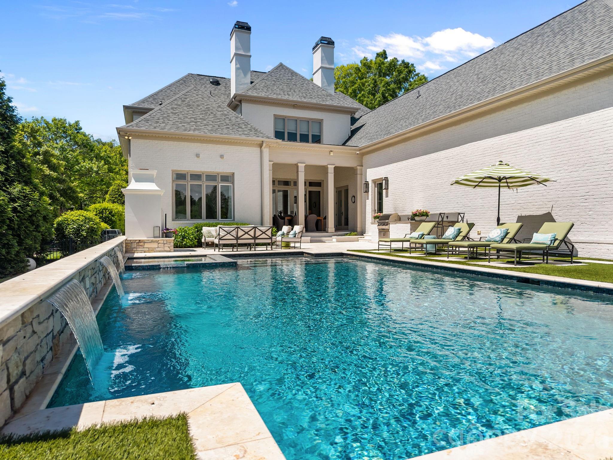 The Peninsula - Residential