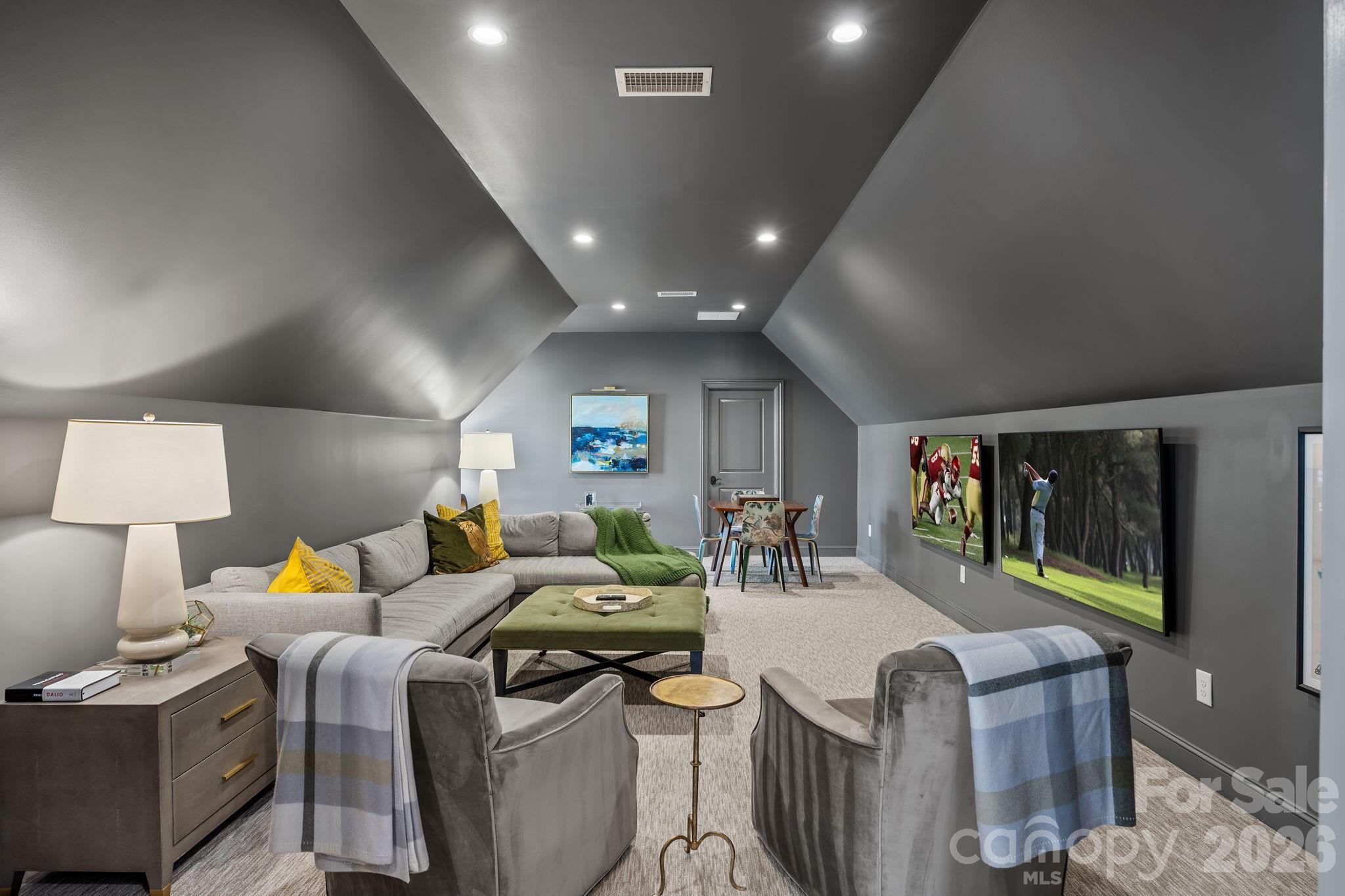 The Peninsula - Residential