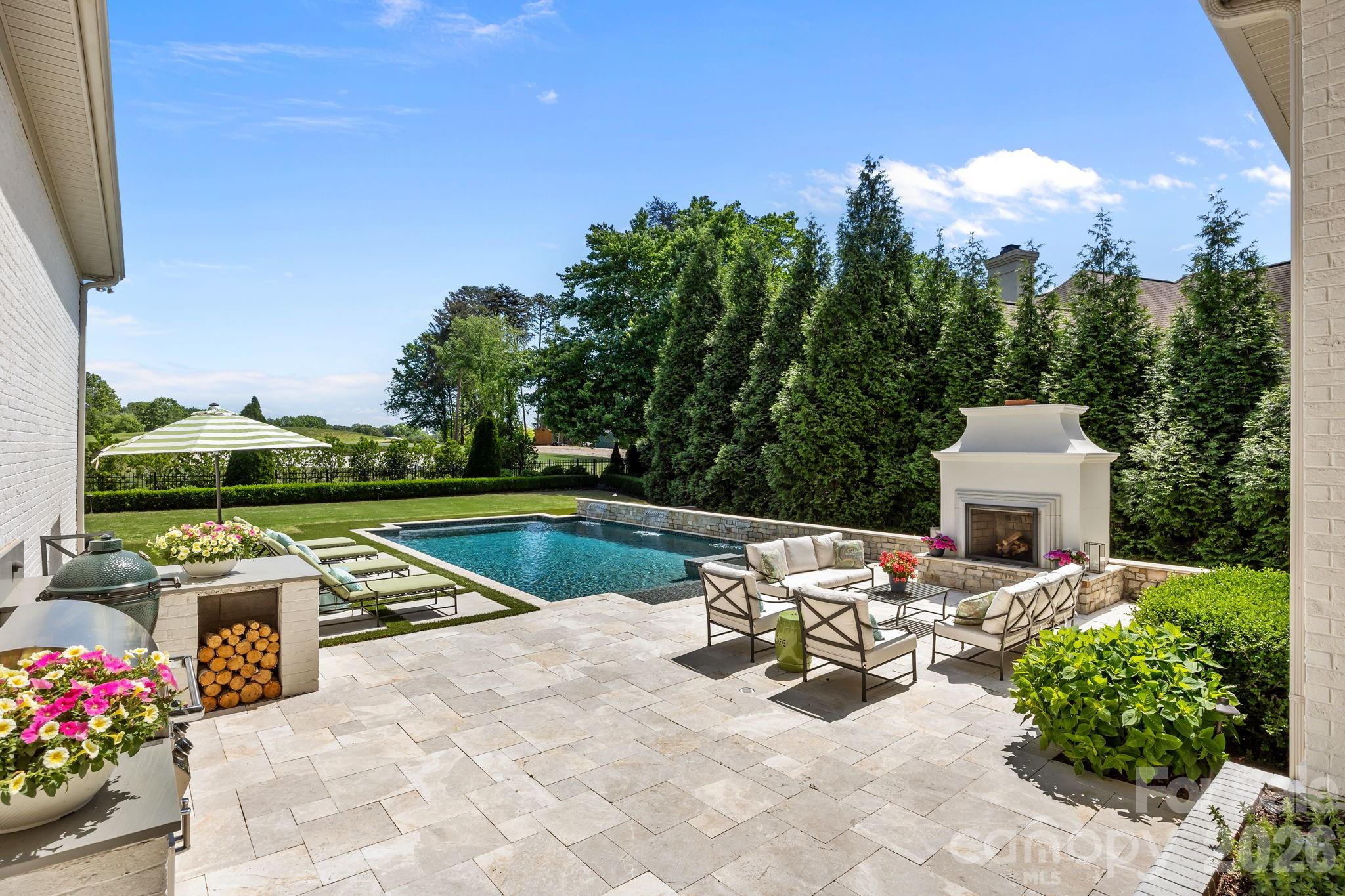 The Peninsula - Residential