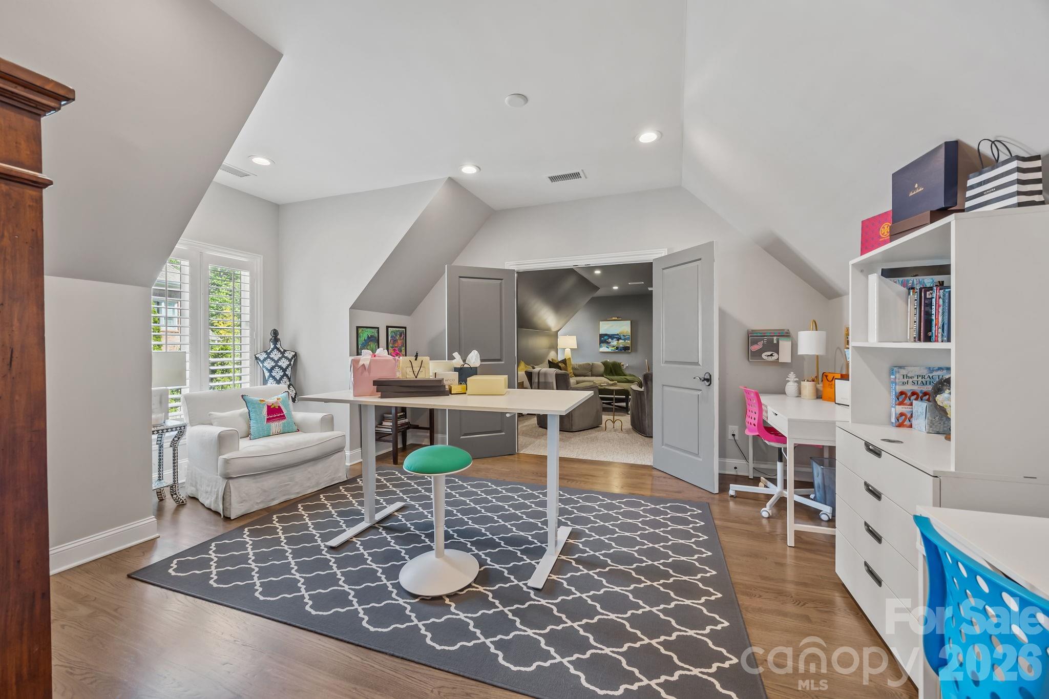 The Peninsula - Residential