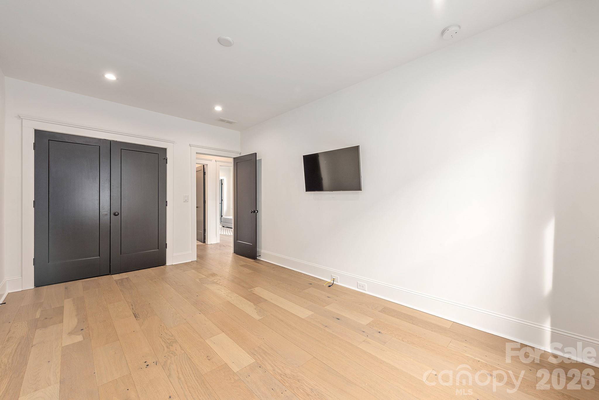 Elizabeth - Residential