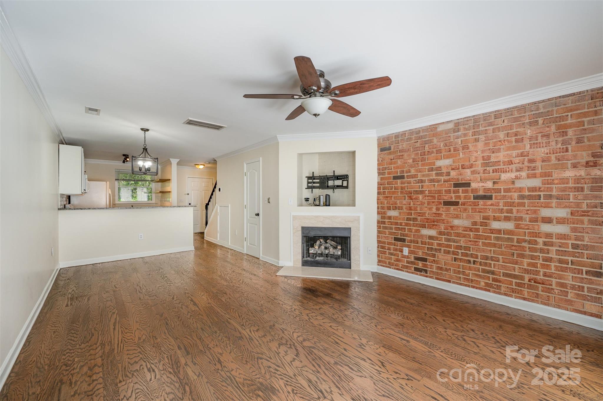 Williamsburg on Commonwealth - Residential