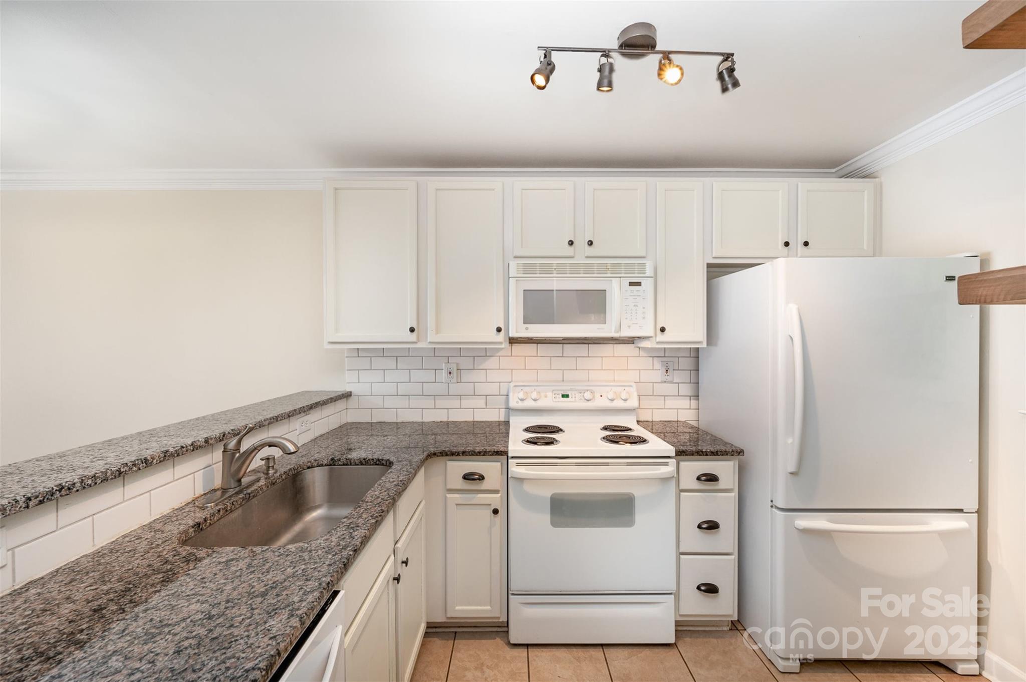 Williamsburg on Commonwealth - Residential