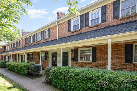 1218 Green Oaks Lane E Charlotte NC 28205
