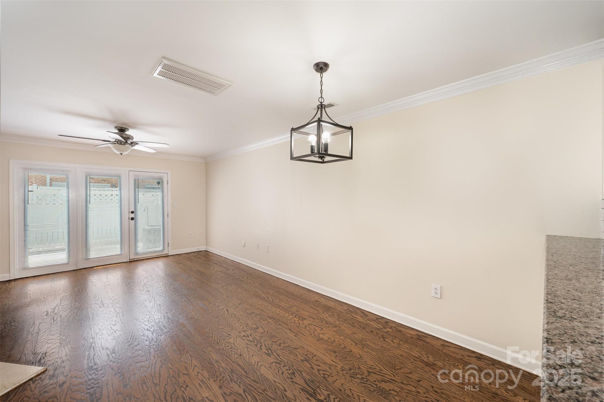 Williamsburg on Commonwealth - Residential