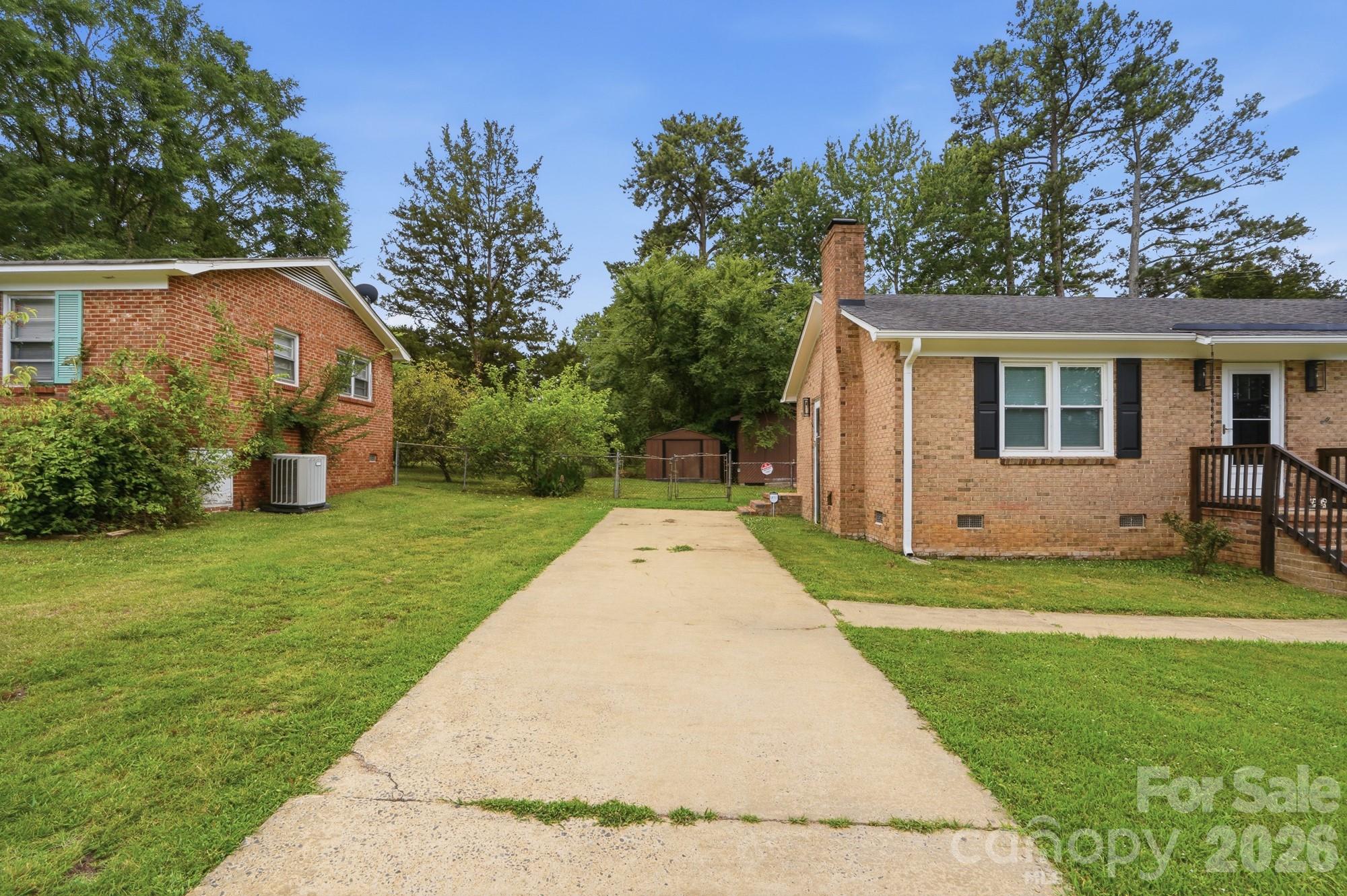 1564 Marett Boulevard Extension