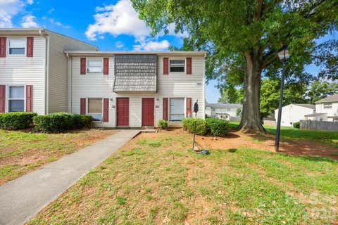Photo of 7915 Oak Meadow Court, Charlotte, NC 28210 (MLS # 4390774)