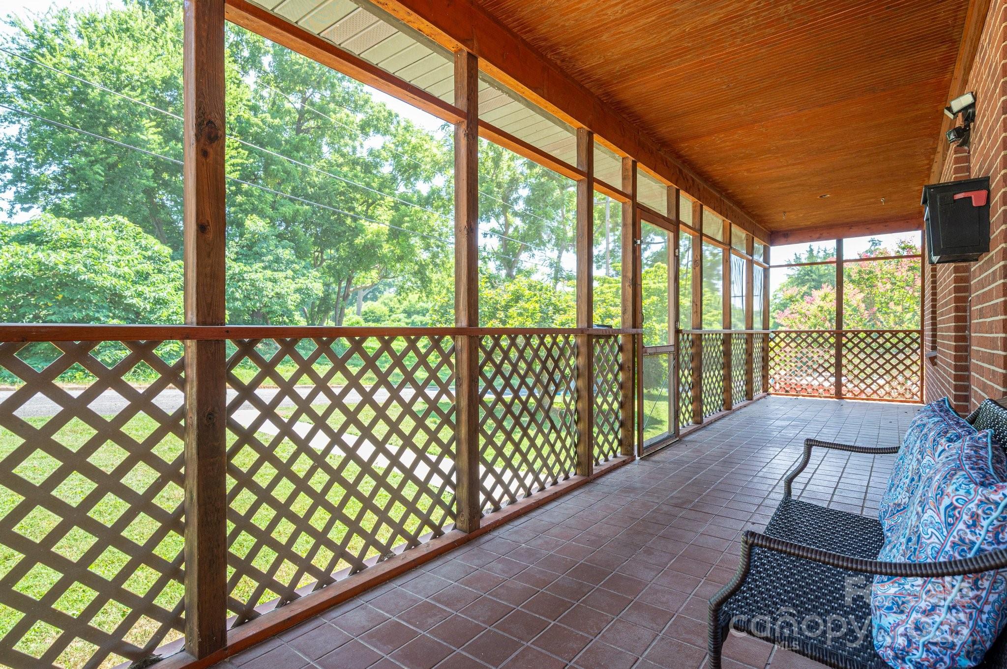 302 Planetree Drive