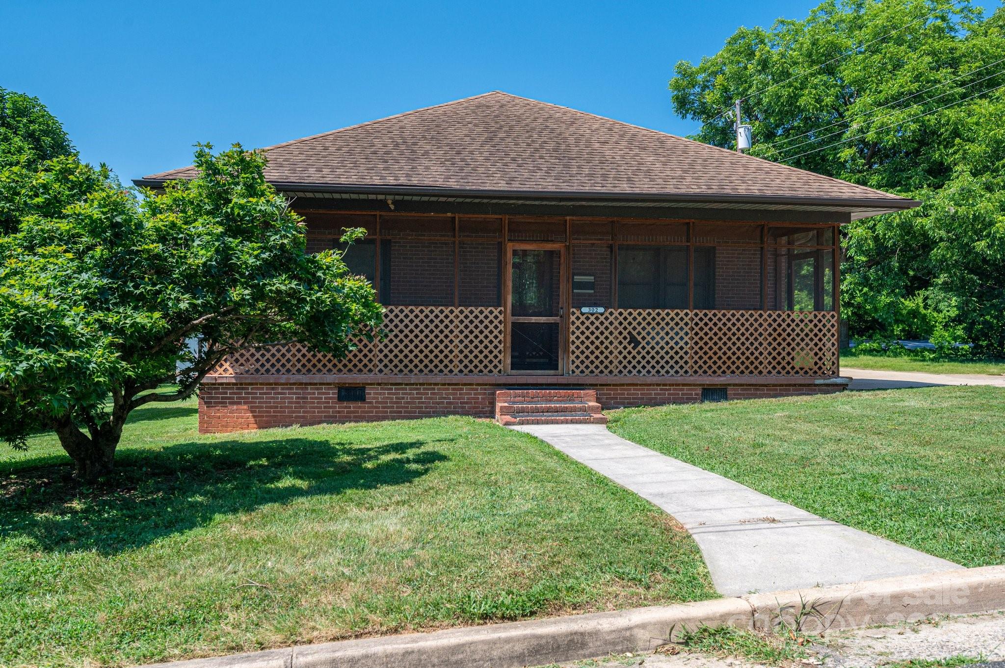 302 Planetree Drive