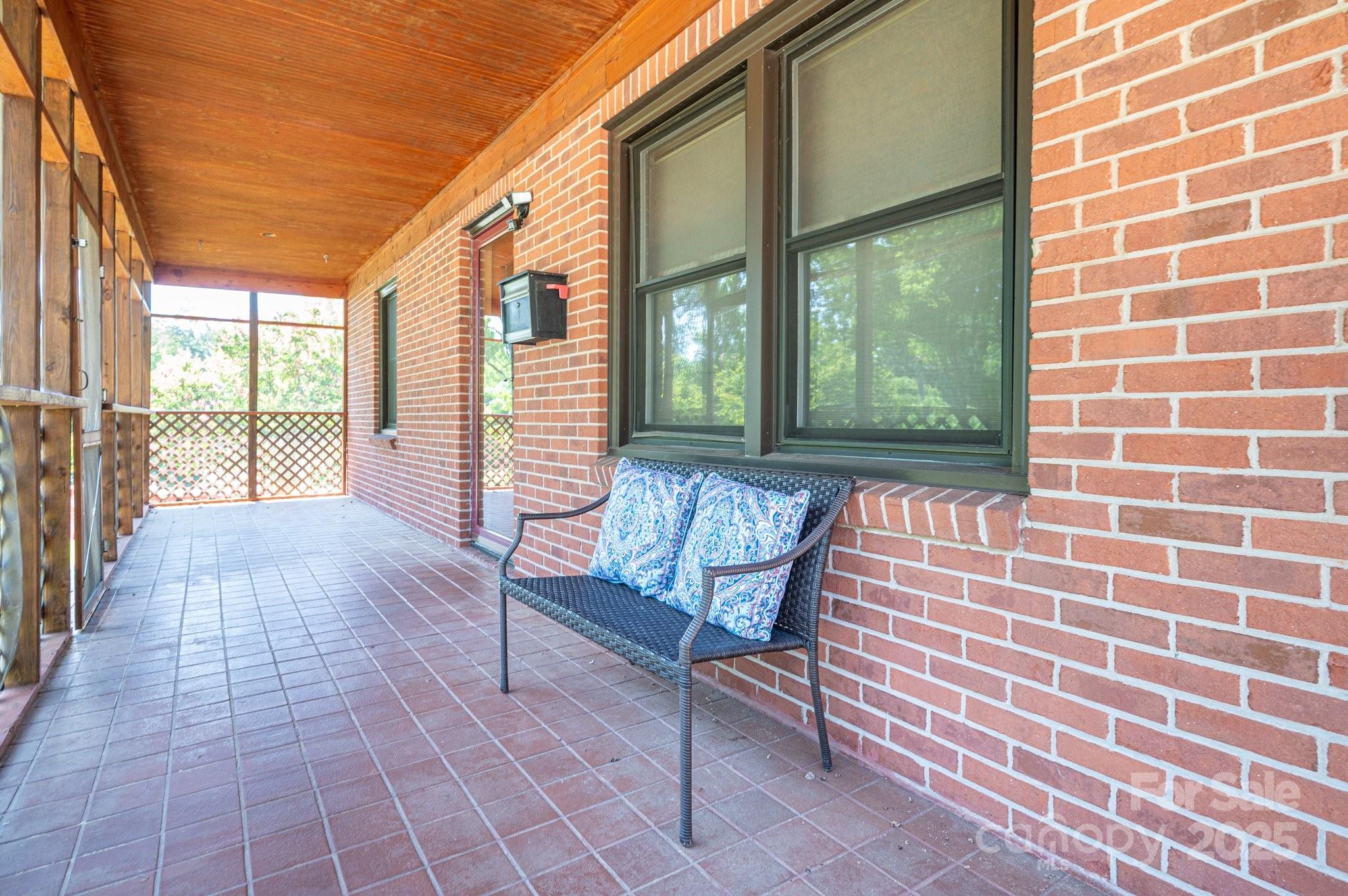 302 Planetree Drive