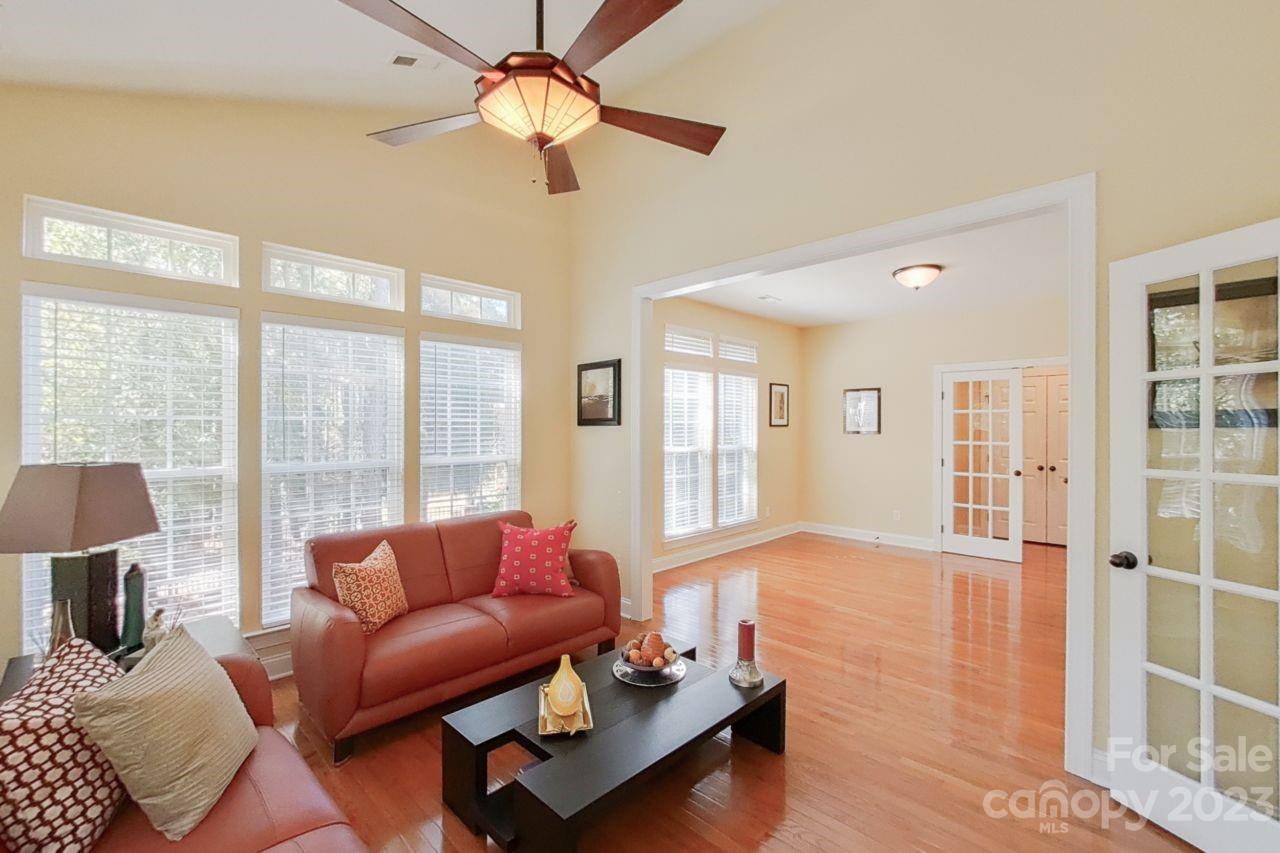 The Palisades - Residential