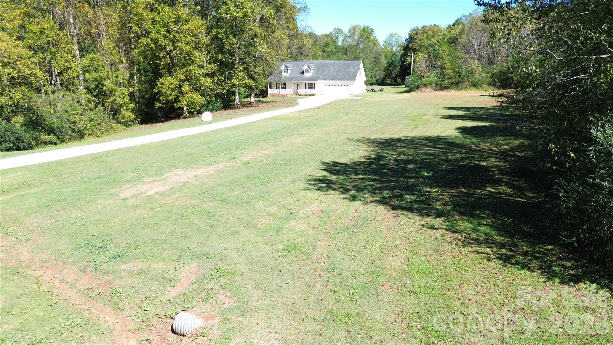 1612 Flag Lane