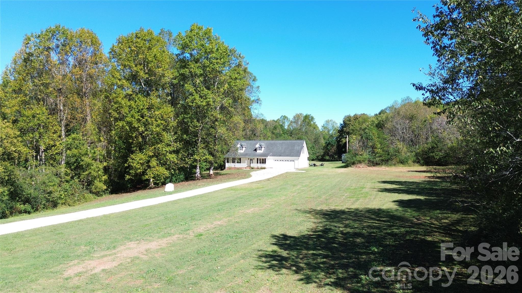 1612 Flag Lane