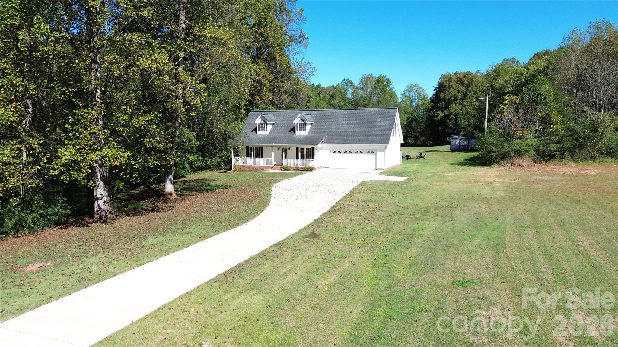 1612 Flag Lane