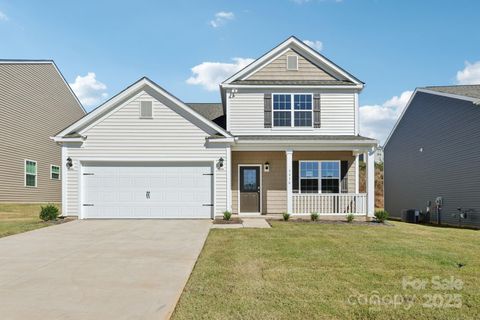 Photo of 3970 Ashton Drive NW, Conover, NC 28613 (MLS # 4313447)