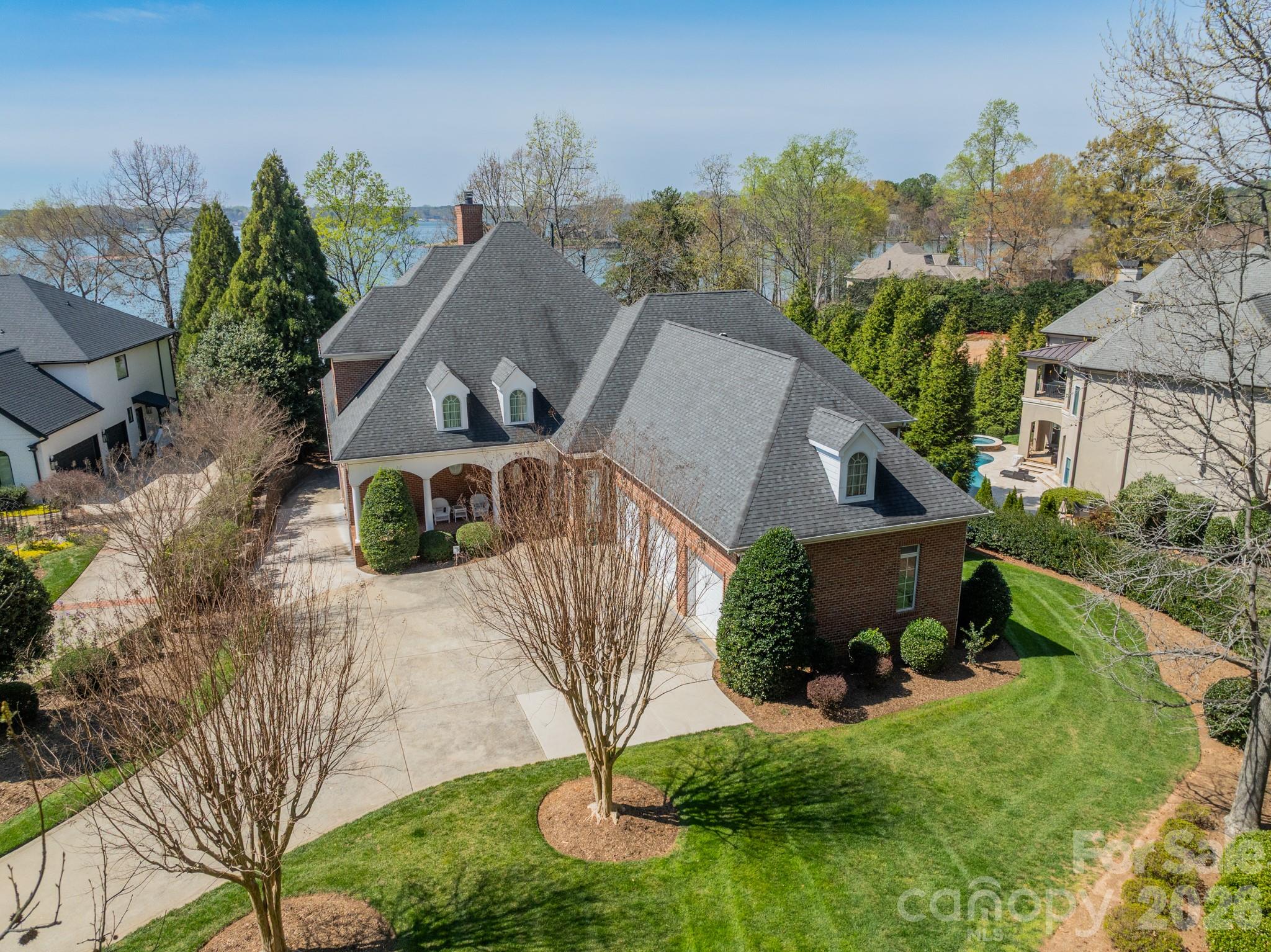 The Harbour At The Pointe - Residential