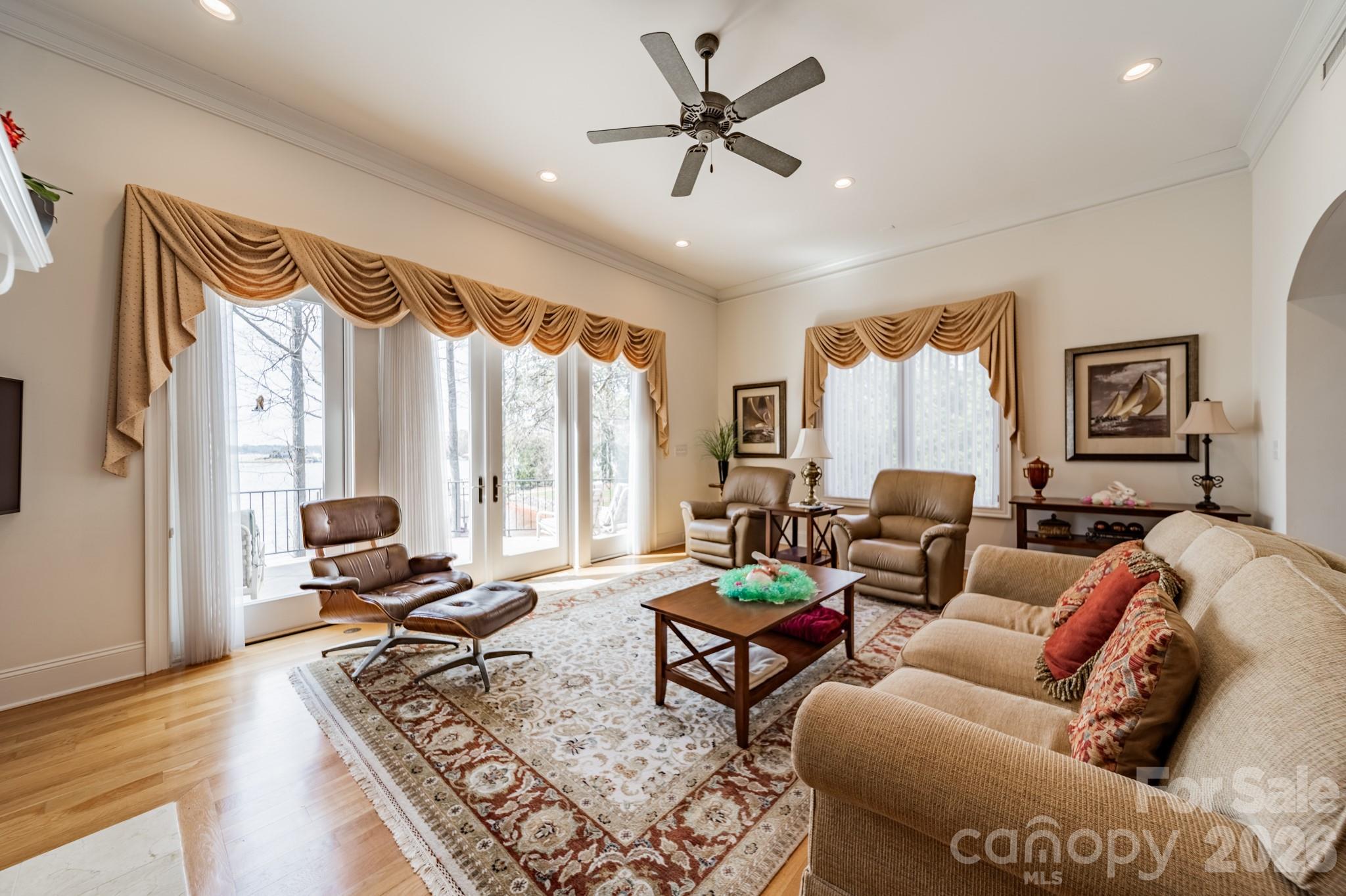 The Harbour At The Pointe - Residential