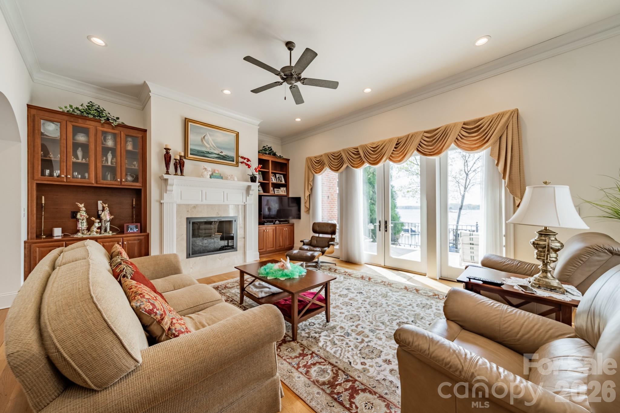 The Harbour At The Pointe - Residential