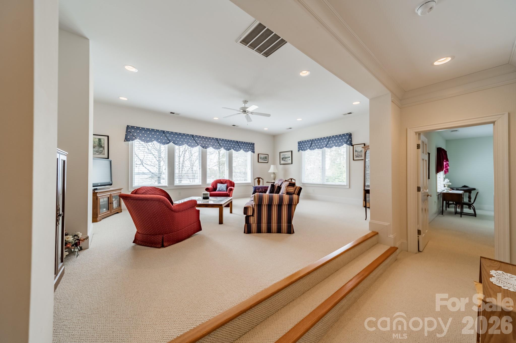 The Harbour At The Pointe - Residential