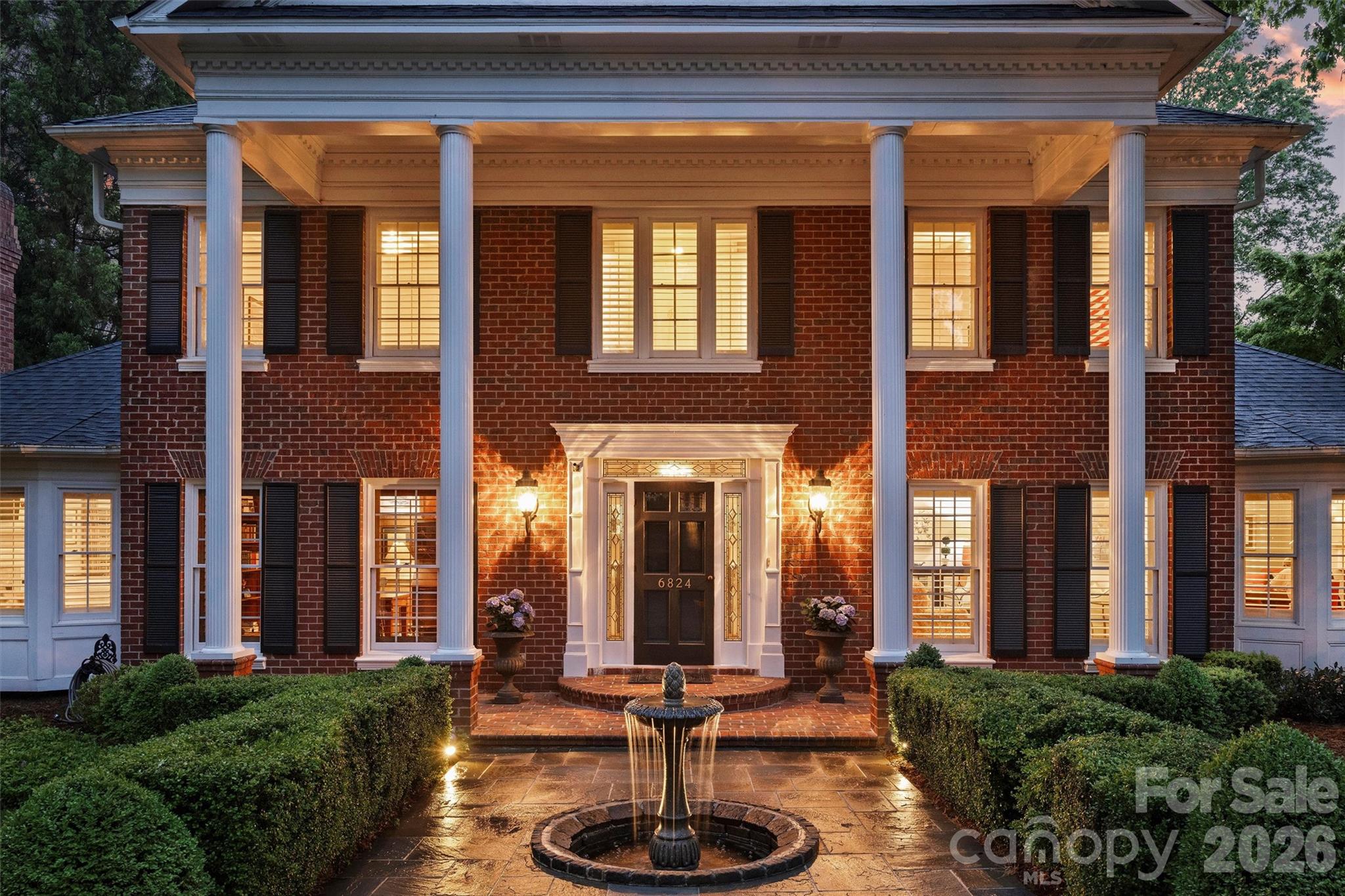 6824 N Baltusrol Lane