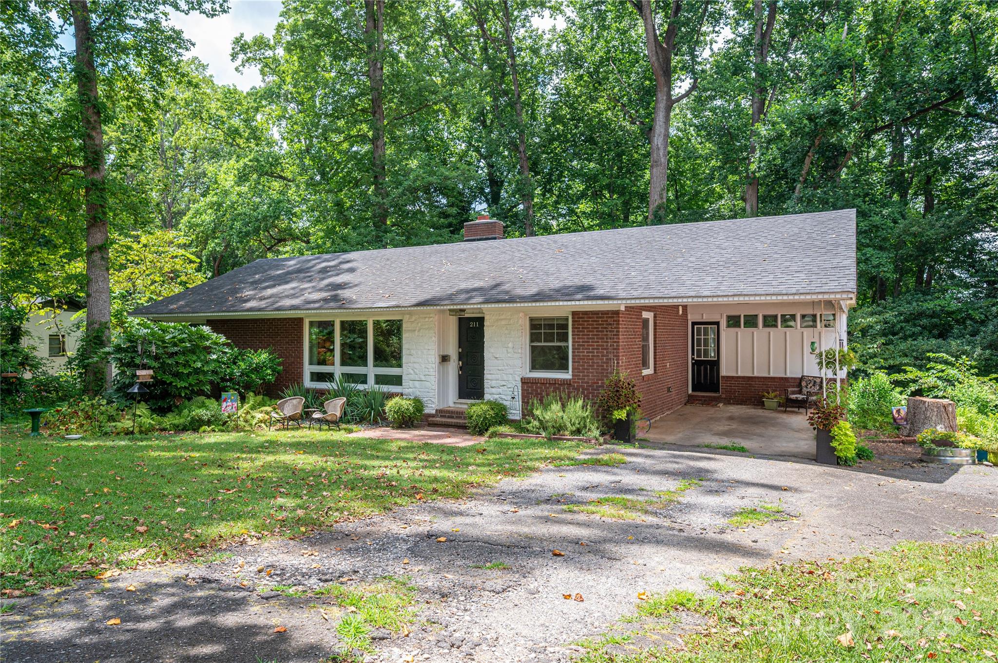 211 Ruby Lane