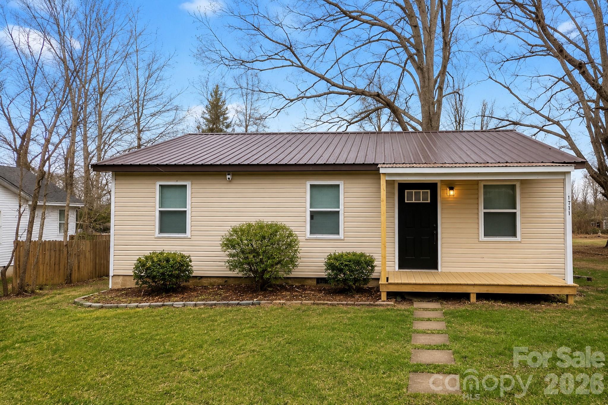 Photo 1 of 7 — 1711 Younger Avenue, Statesville, NC 28677