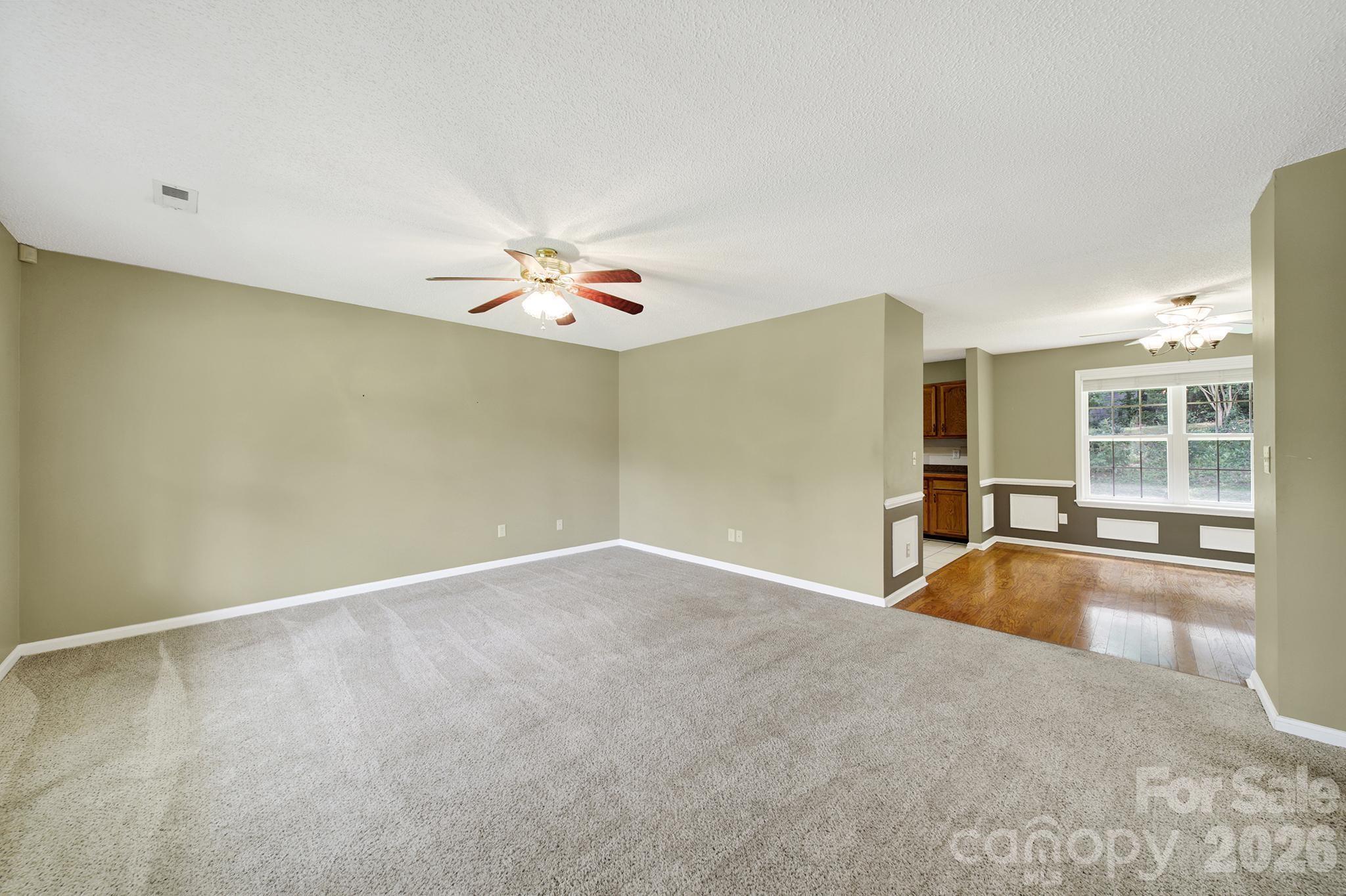 1805 Lillian Lane