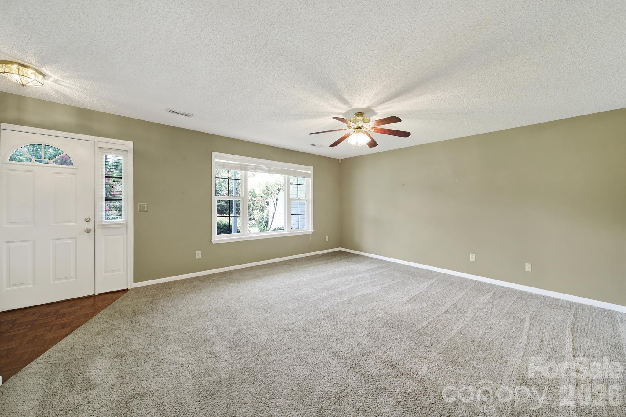 1805 Lillian Lane